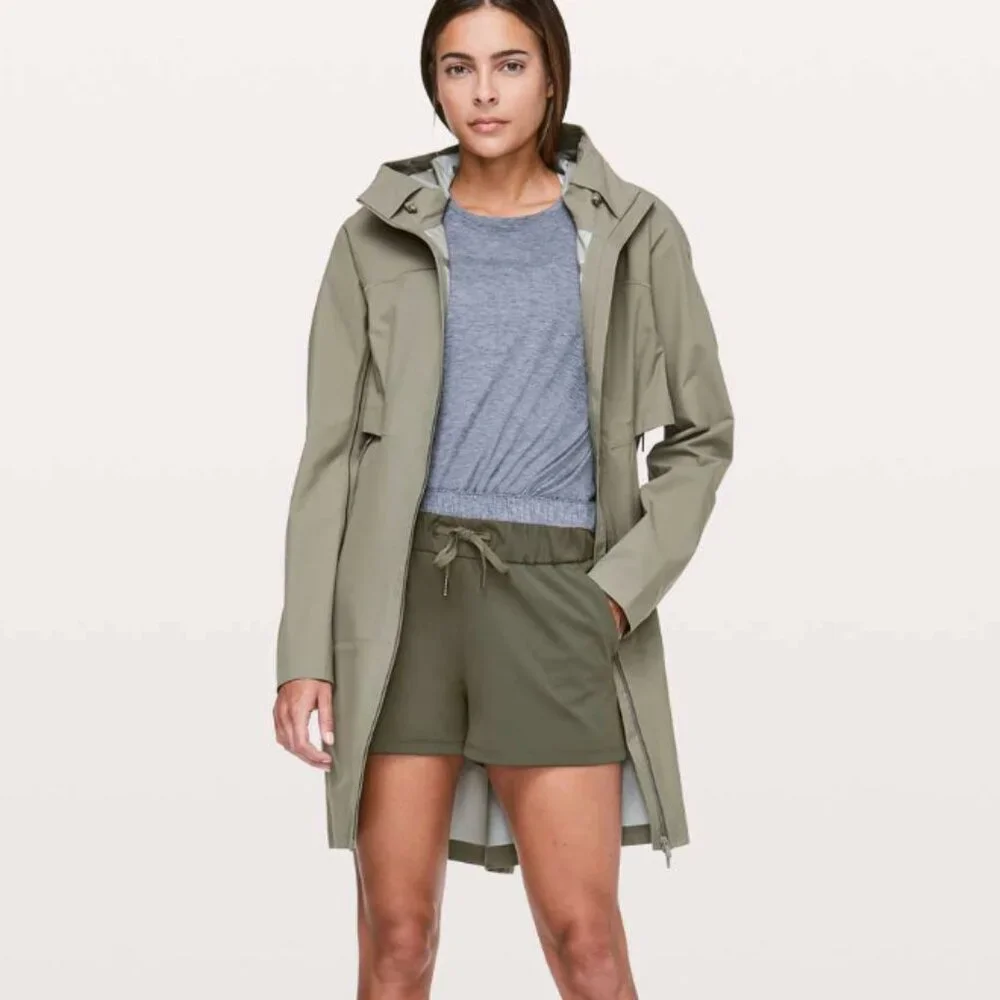 Lululemon On the Fly Short - Camo Green - Size 6 - Picture 1 of 6
